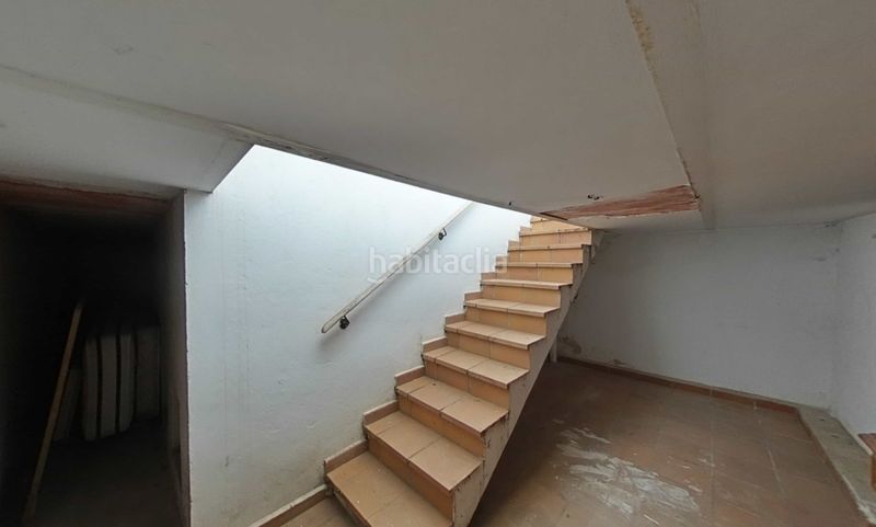 Foto 9cafc04c-4194-47d3-812c-e148b6c1b2fa. Casa adossada a carrer roure 35 a Olot