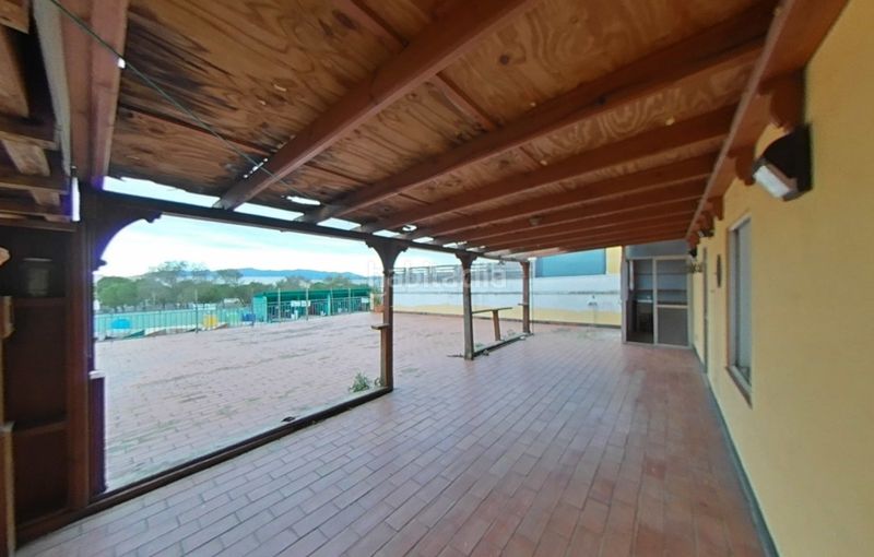 Foto 6b9d3df1-e684-4037-8c37-e3eb58ede9ca. Pis a carrer llevant 23 a Vilamalla