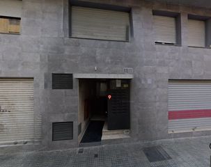 Flat  Carrer del doctor ferran 5. Amplia vivienda de 104 m² en salt, con excelente potencial