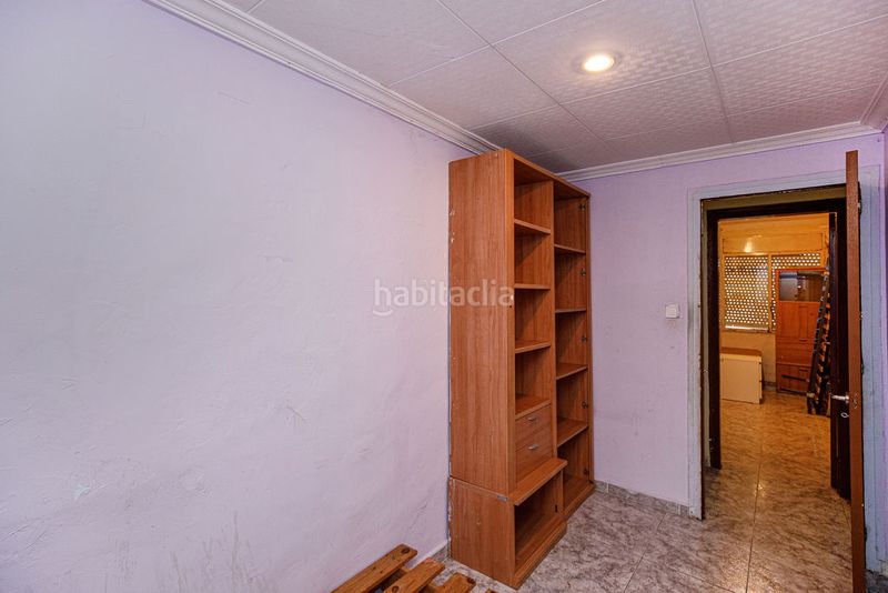 Foto f6a021e3-1cee-42d6-aea9-459c12fff015. Piso en Barri dels Escriptors Salt
