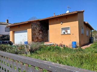 Haus  Carrer del roure. Amplio inmueble de 161 m² en sils, girona