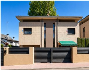 Doppelhaus  Carrer de grècia. Oportunidad de inversión en terrassa – activo reo