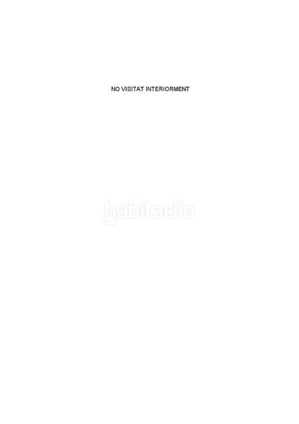 Foto aea80b62-62a8-4ad3-b79e-b2a4f7df9d20. Aparcament cotxe a Sant Joan les Fonts