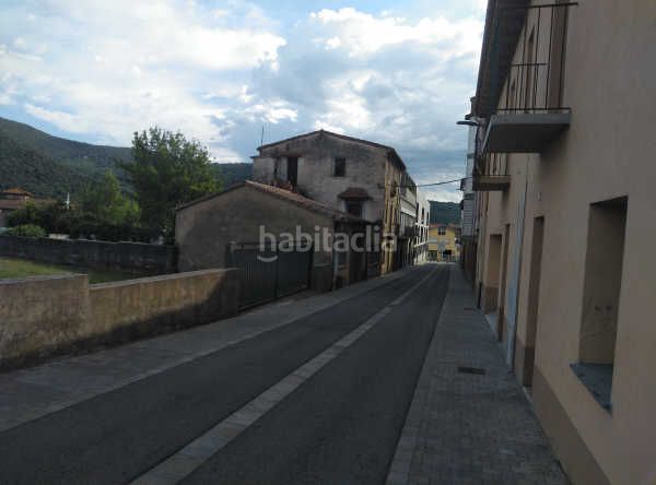 Foto bd03cc5d-3543-4d69-924f-0aeb2b49058b. Aparcament cotxe a Sant Joan les Fonts