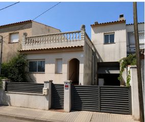 Haus in Carrer de sant miquel 5. Casa unifamiliar en vilanova i la geltrú – sis camins
