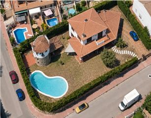 Chalet  Carrer pep ventura 18. Vivienda unifamiliar independiente en els masos de coma-ruga