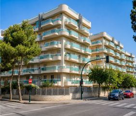 Pis a Carrer de murillo 13. Vivienda en venta en salou – larimar