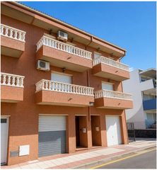 Pis a Passeig de salvador espriu 59. Casa unifamiliar en cambrils