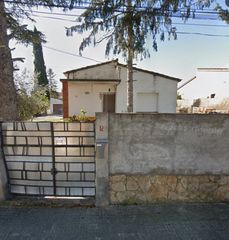 Maison à Carrer de les magnòlies 12. Vivienda en piera (barcelona)
