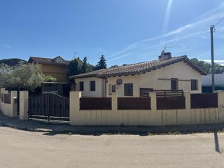 Chalet  Carrer de rem. Casa en venta en llagostera, girona