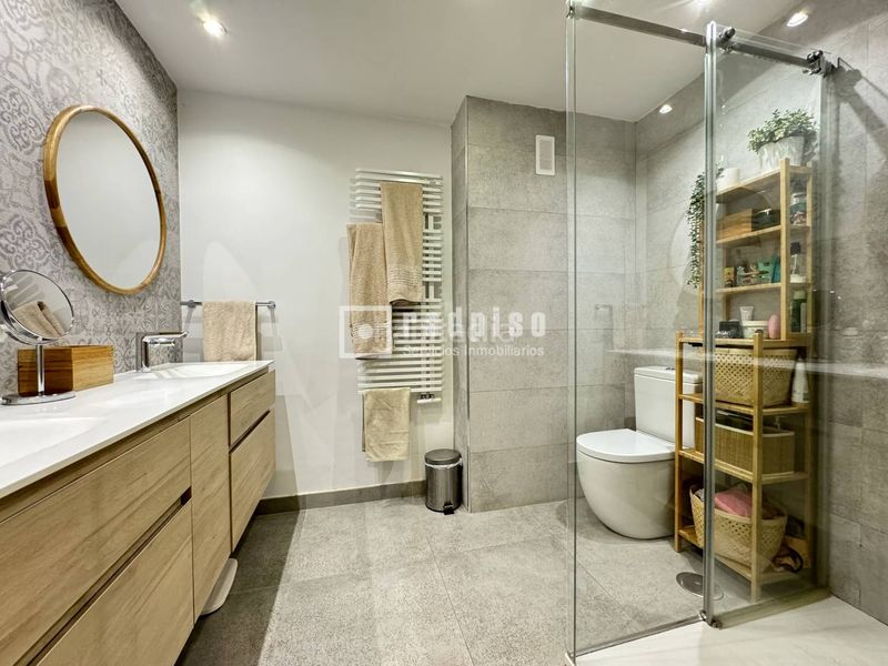 Foto 330db9ca-366f-42ff-b3ff-a76d01b46a77. Flat in de los claveles 47 in Carretera del Plantío Majadahonda