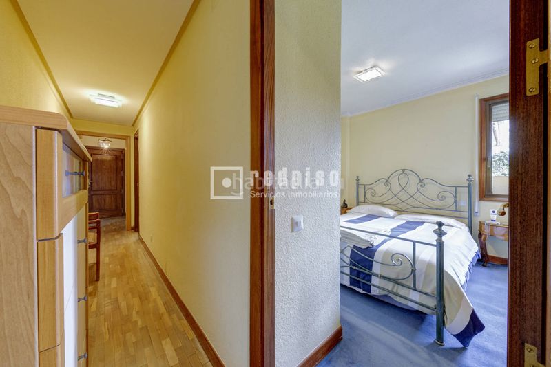 Foto 0d95385c-ca46-4e7f-a78c-848537a9ce6c. Flat with heating parking pool in Carretera del Plantío Majadahonda