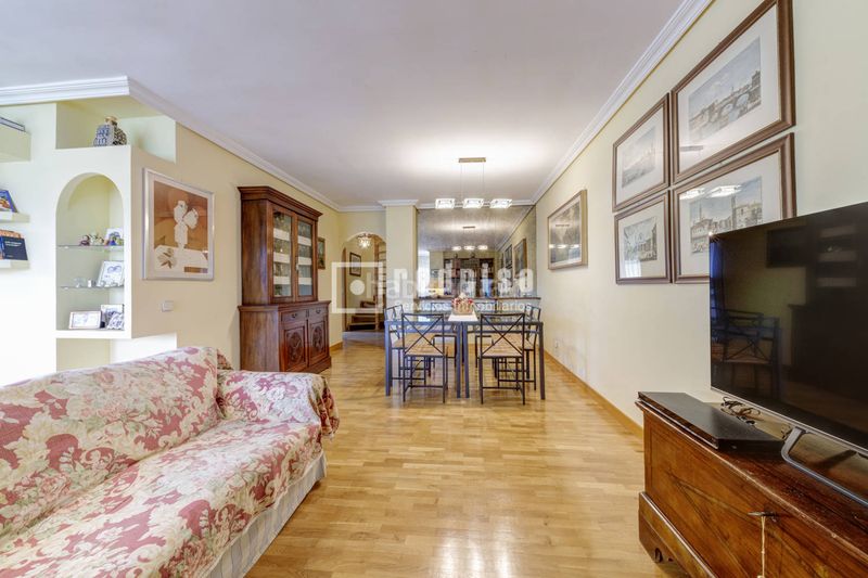 Foto ba222515-fba3-46a8-af59-f53334a192e1. Flat with heating parking pool in Carretera del Plantío Majadahonda