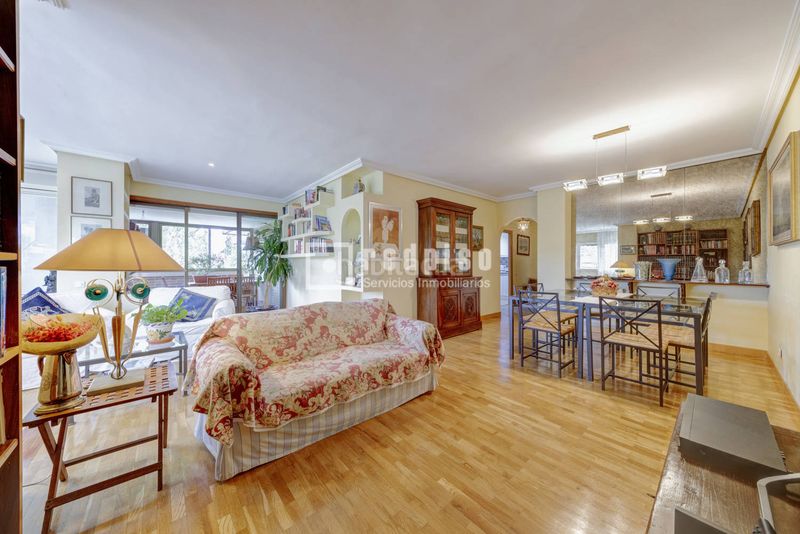 Foto c14bcf98-b930-4cb8-bf88-33e3694511e5. Flat with heating parking pool in Carretera del Plantío Majadahonda