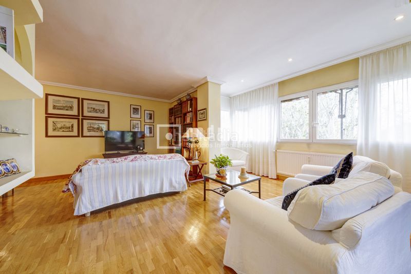 Foto edf5a09d-850b-4e61-a519-94eceb96c9b7. Flat with heating parking pool in Carretera del Plantío Majadahonda
