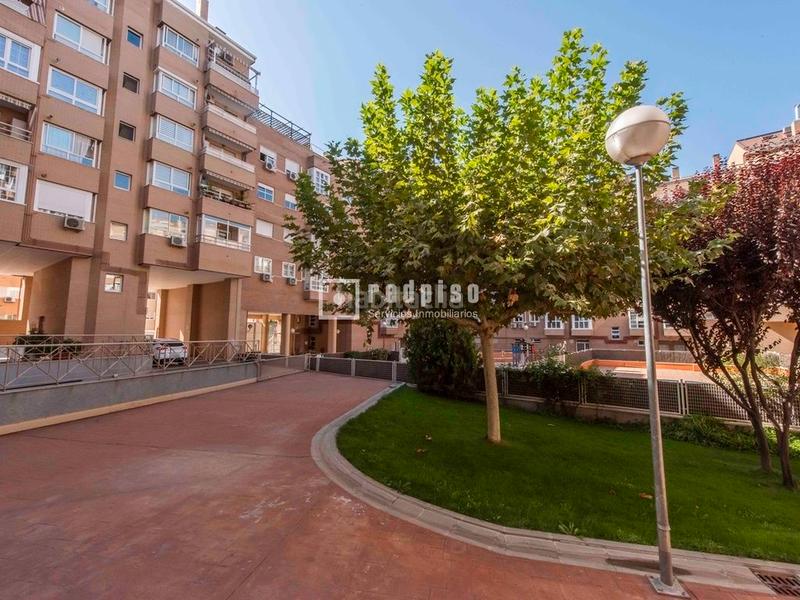 Foto 12007a75-0919-41b5-a6d0-2bc7510bcddf. Duplex con riscaldamento parcheggio piscina in Prado de Santo Domingo Alcorcón