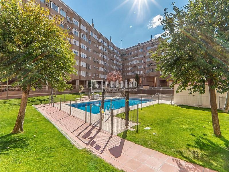 Foto c261f442-17f8-48a3-8fcb-c67e7f75efe7. Duplex con riscaldamento parcheggio piscina in Prado de Santo Domingo Alcorcón