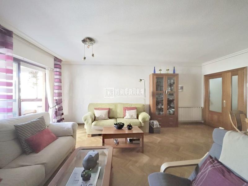 Foto b8f791fd-5f5a-489b-afdc-281c199cf90c. Piso vivienda con terraza en venta, zona las retamas! en Alcorcón