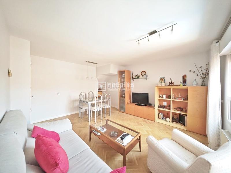 Foto 1d5ce499-0412-4605-b581-40f50799d0b8. Attico con riscaldamento parcheggio piscina in Prado de Santo Domingo Alcorcón