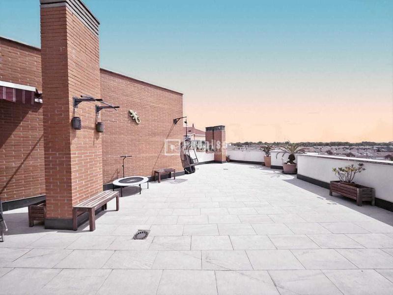 Foto 2c670ecc-bbd5-46f6-9521-2839455bd8bd. Attico con riscaldamento parcheggio piscina in Prado de Santo Domingo Alcorcón