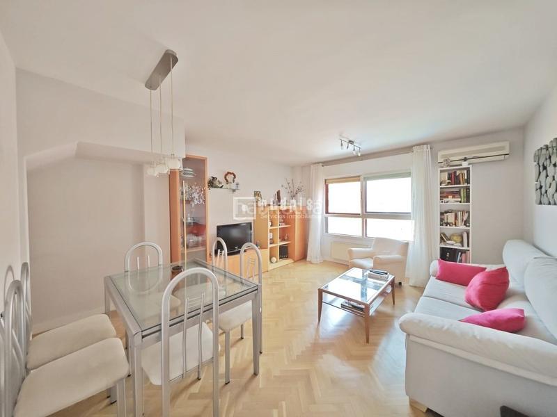 Foto 4a100109-19c1-4ea8-bb72-ed1facd9aa95. Attico con riscaldamento parcheggio piscina in Prado de Santo Domingo Alcorcón