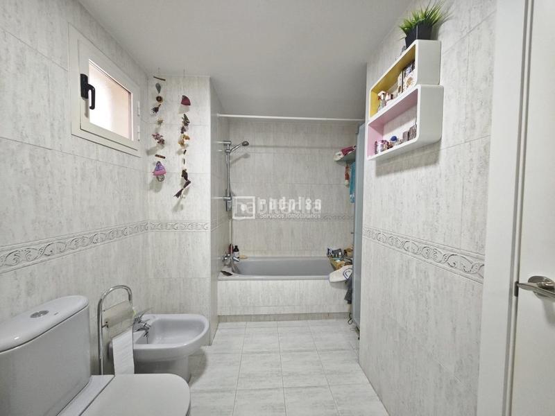 Foto 5c3782e3-bf8b-42d1-b3d2-3febd051fabf. Attico con riscaldamento parcheggio piscina in Prado de Santo Domingo Alcorcón