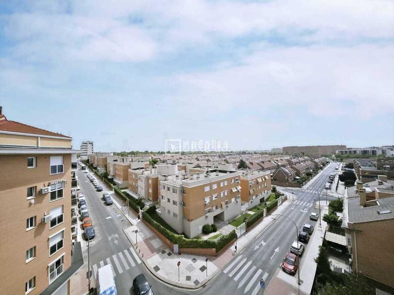 Foto ad5802cd-f35e-4c6e-a914-e3caf02cd869. Attico con riscaldamento parcheggio piscina in Prado de Santo Domingo Alcorcón