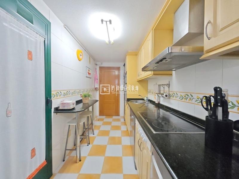 Foto df942ac6-f892-4304-ab60-75612d056e9a. Flat with heating pool in Prado de Santo Domingo Alcorcón