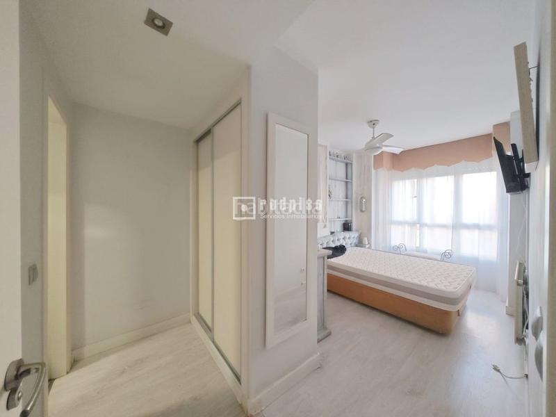 Foto 2580cddd-a6ec-4c59-9419-256687a049dd. Flat with heating parking pool in Prado de Santo Domingo Alcorcón