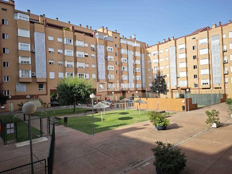 Foto a925674c-5c74-4a44-abd6-55c97df882f4. Flat with heating parking pool in Prado de Santo Domingo Alcorcón