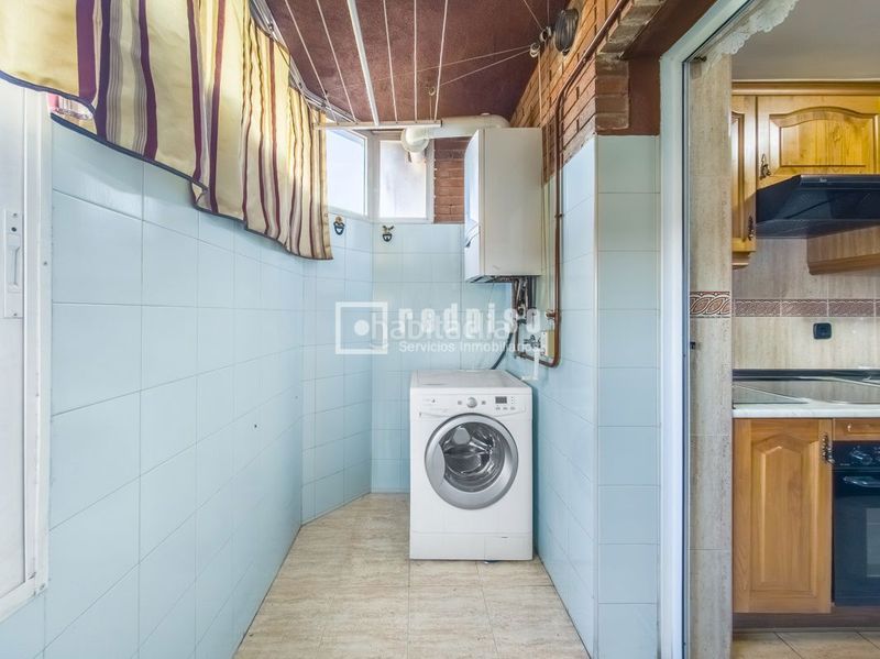 Foto d8dad032-b21e-4cea-8e9d-d6a96d0371bd. Pis amb calefacció aparcament piscina a Prado de Santo Domingo Alcorcón