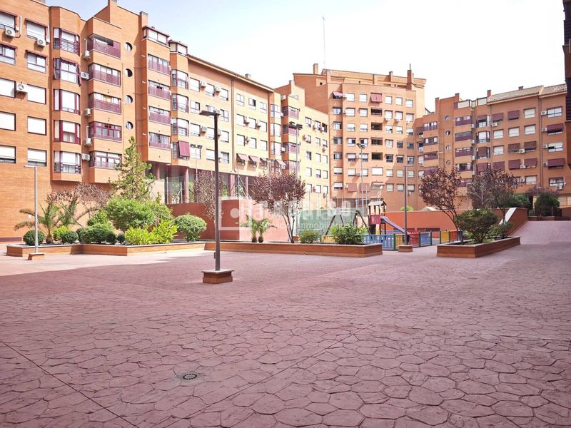 Foto 2c06a9f7-2121-451a-a1ec-76f54d0467f1. Àtic amb calefacció aparcament piscina a Prado de Santo Domingo Alcorcón
