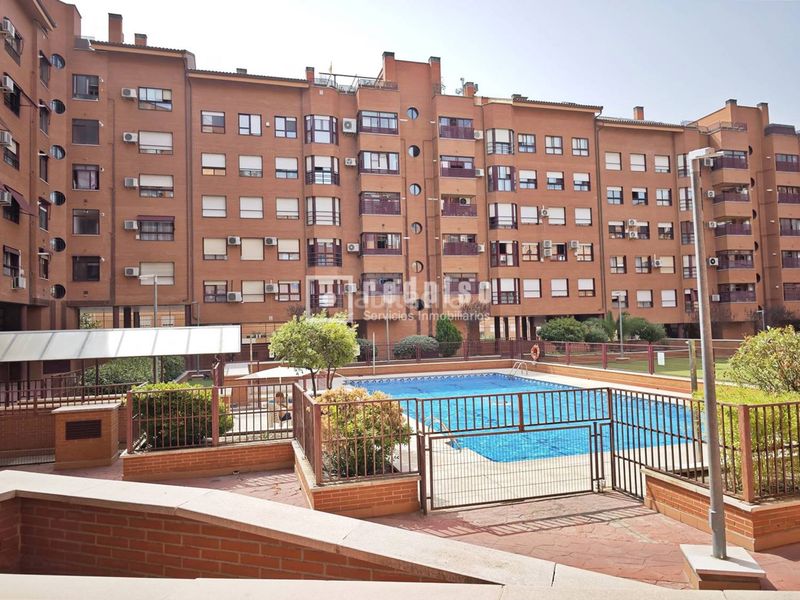 Foto 44714d6e-d9f0-4e48-9b14-eff299340ef2. Àtic amb calefacció aparcament piscina a Prado de Santo Domingo Alcorcón