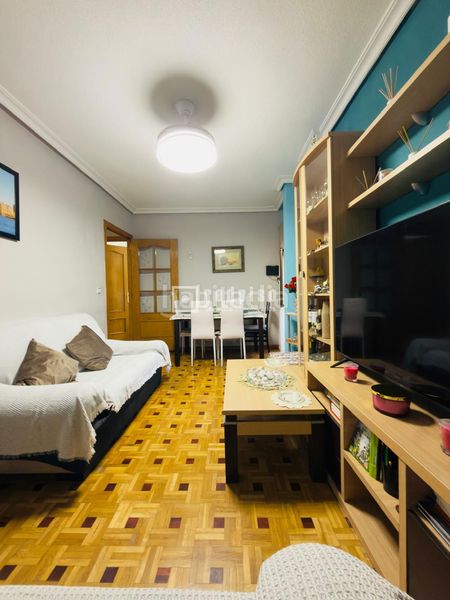 Foto 62259057-b9fa-44c9-b420-86ebda04abcd. Pis a Palomeras Bajas Madrid