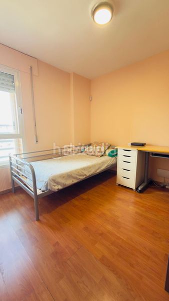 Foto ce8171be-9621-49e8-87ec-5af38f1f24ee. Edificio in Palomeras Bajas Madrid