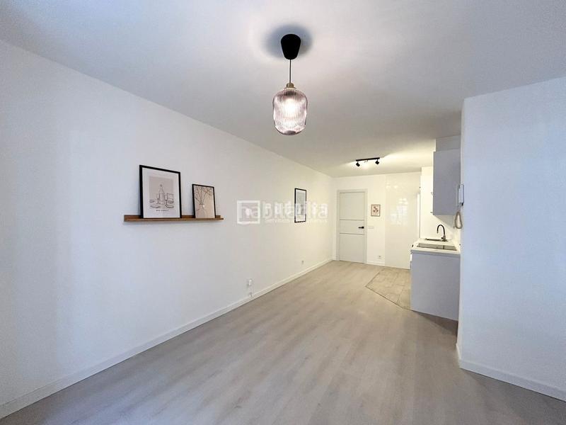 Foto 8826e9d9-1eaa-44d4-8734-b1cc52a2e488. Piso redpiso plaza eliptica vende en Pradolongo Madrid