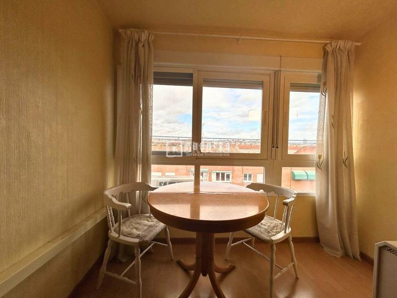 Foto b2e854ac-0c5f-45a2-98ca-b2357aa256d3. Piso redpiso plaza eliptica vende piso espectacular en Madrid