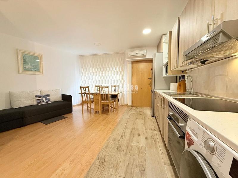 Foto f32e2f05-b9f9-460e-9839-27c56570f53c. Estudi amb calefacció a Zofío Madrid