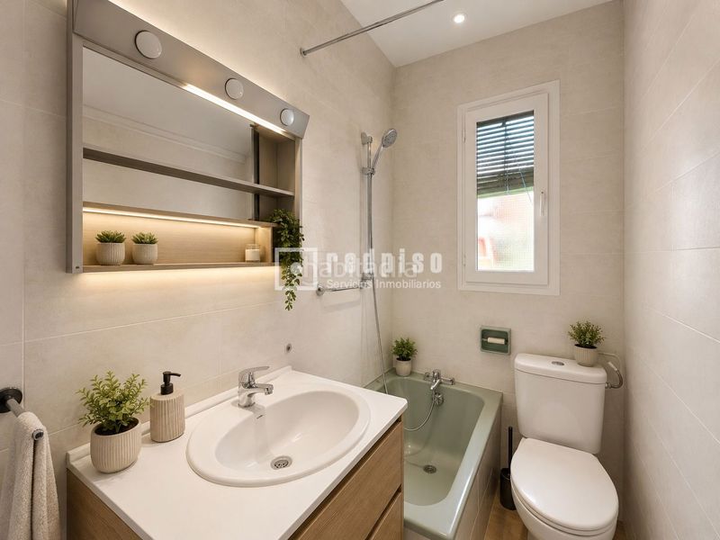 Foto e3c056bd-16e9-41e2-86fe-ab7148778e53. Pis a Pradolongo Madrid