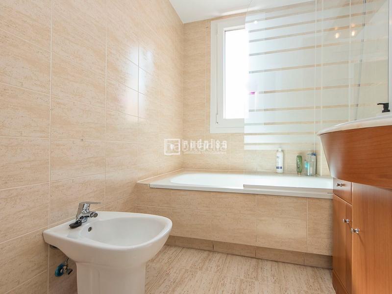 Foto bdac9e7f-302d-4b8c-9c0d-6721794049c5. Pis amb calefacció aparcament piscina a Restón I-Restón II Valdemoro