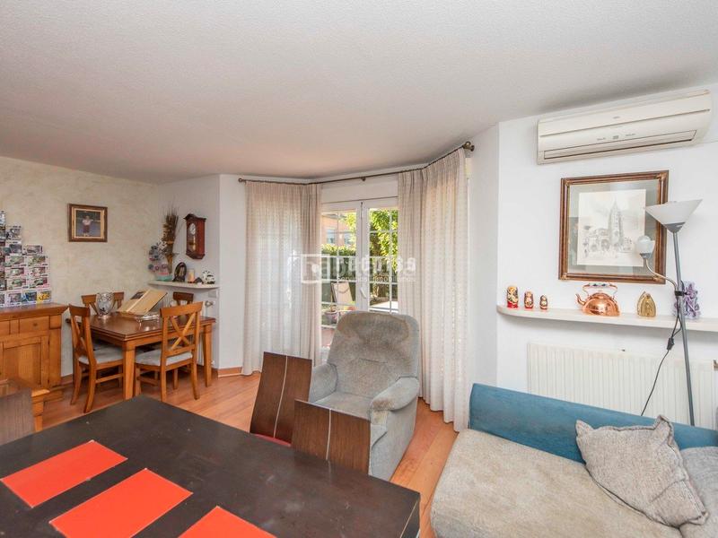 Foto 89c92d09-764c-424c-8028-a240d14482fd. Chalet avec chauffage piscine dans Hispanoamérica-Comunidades Valdemoro