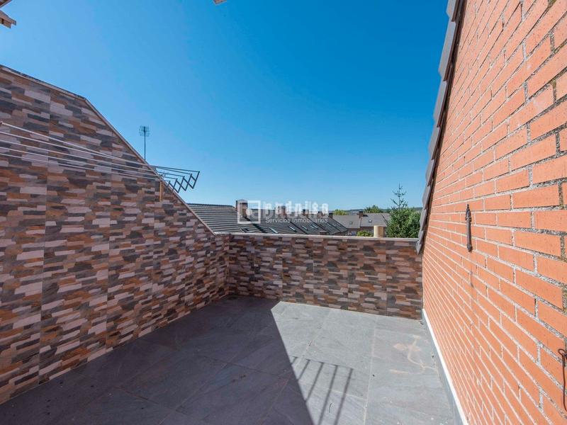 Foto 9e11025b-a7bb-437d-bfe6-f924e4c82040. Chalet avec chauffage piscine dans Hispanoamérica-Comunidades Valdemoro