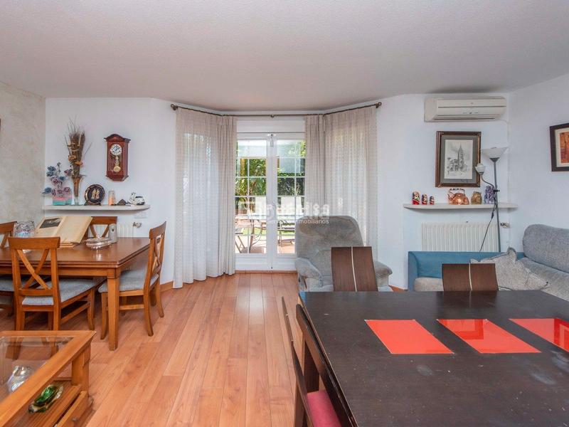 Foto d1294ca3-6b36-45a1-924e-c781096c43f2. Chalet avec chauffage piscine dans Hispanoamérica-Comunidades Valdemoro