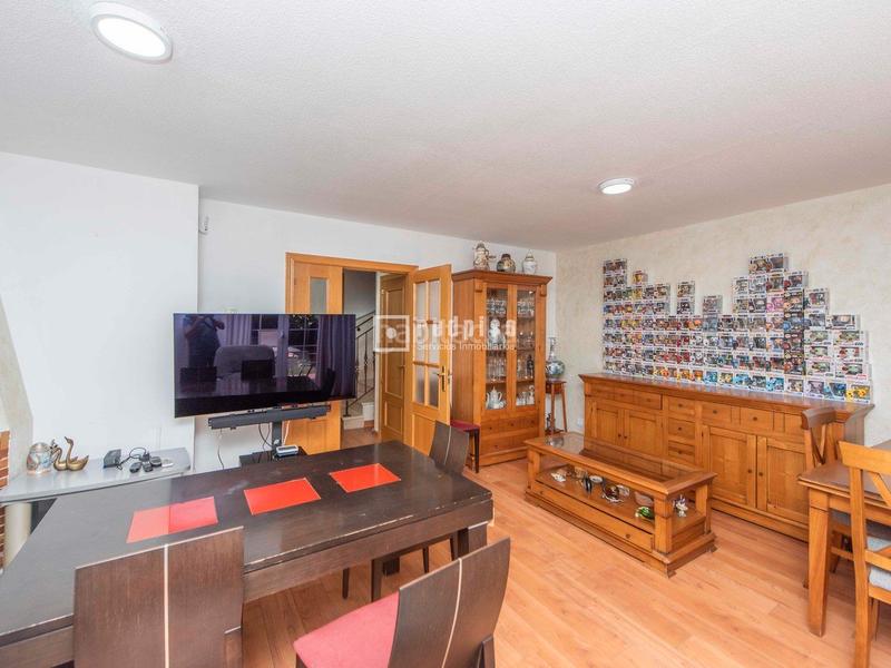 Foto fcbb5d2f-6b66-451a-bb6b-07d8c3ac8fb9. Chalet avec chauffage piscine dans Hispanoamérica-Comunidades Valdemoro