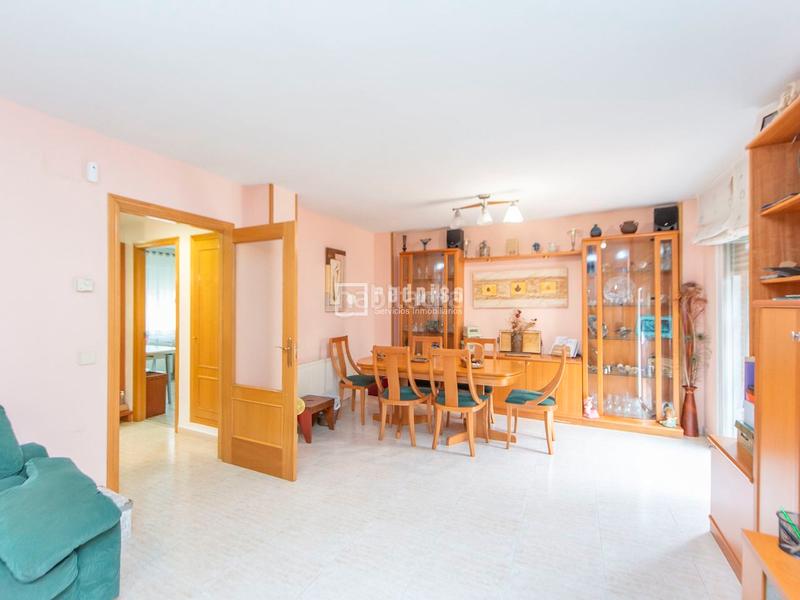 Foto 140ad5ae-1957-4d10-9b9e-30be42f30f65. Xalet amb calefacció aparcament piscina a Restón I-Restón II Valdemoro