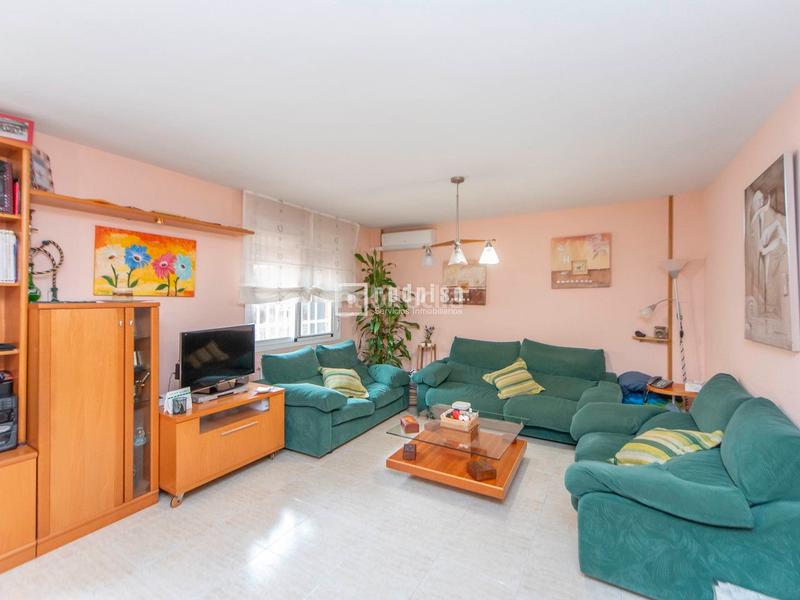 Foto 2c22c260-2579-4a12-ac5c-c920a98079f2. Xalet amb calefacció aparcament piscina a Restón I-Restón II Valdemoro