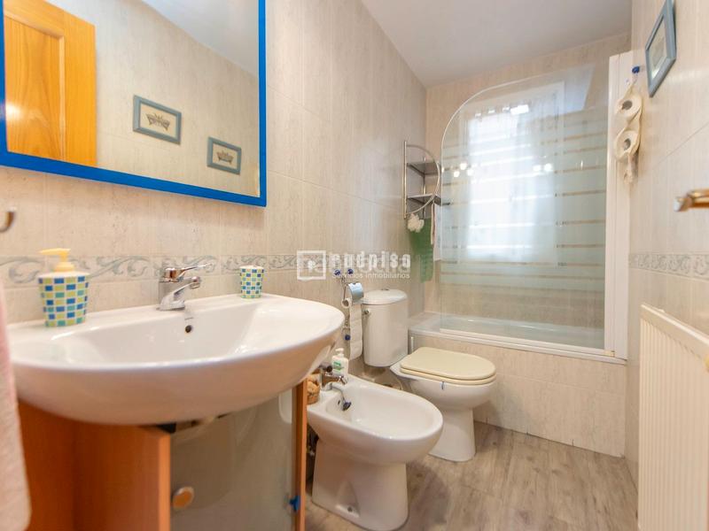 Foto 3be5bacb-bef7-4e76-8e7a-afe668534906. Xalet amb calefacció aparcament piscina a Restón I-Restón II Valdemoro