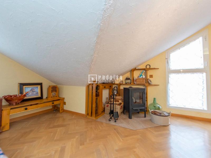 Foto 649ffbd0-c68b-48f9-989d-dc654ef52e9f. Xalet amb calefacció aparcament piscina a Restón I-Restón II Valdemoro