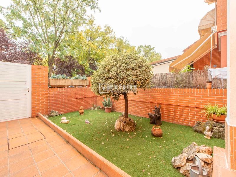 Foto 8b72bccf-3495-44bb-b385-b6cdf69c716a. Xalet amb calefacció aparcament piscina a Restón I-Restón II Valdemoro