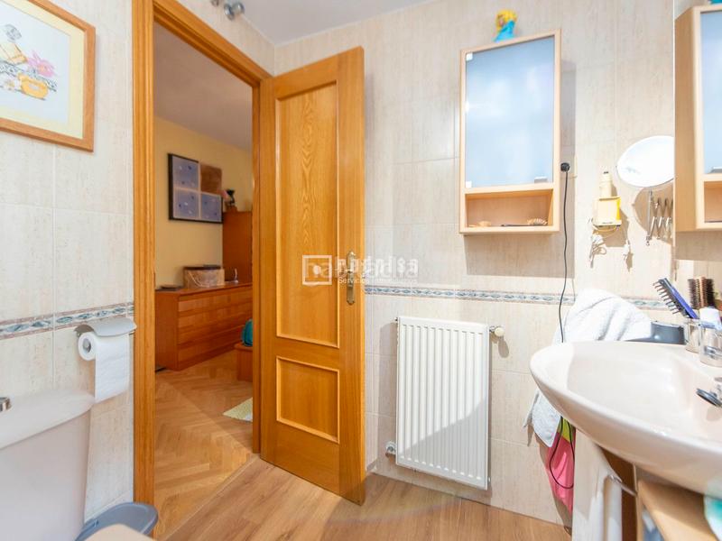 Foto b4ebe4c6-83dc-4a35-9f14-536345afa4e2. Xalet amb calefacció aparcament piscina a Restón I-Restón II Valdemoro